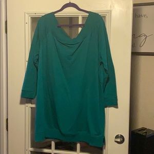 NWOT Green sweatshirt Roamans